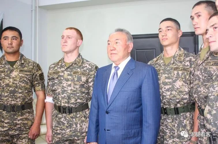 我们邻国干了件大事,纳扎尔巴耶夫特权被收回,我们要高度警惕