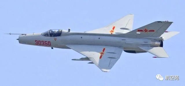 中国200架歼7将在2023年全部退役，顶级战机将补缺，应对更强战争
