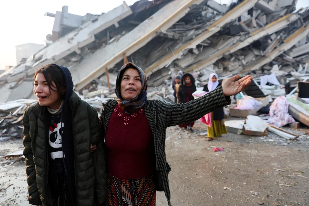 土耳其大地震1万多人死亡：房地产泡沫、贪腐、豆腐渣一样的房子