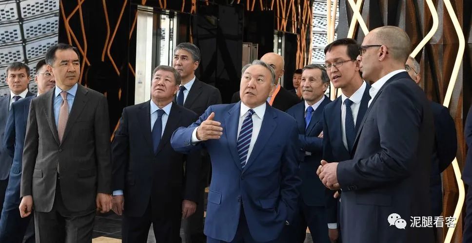 我们邻国干了件大事,纳扎尔巴耶夫特权被收回,我们要高度警惕