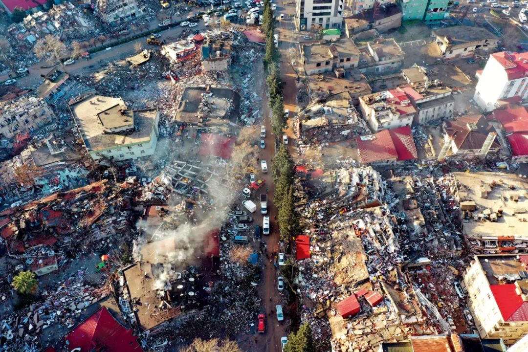 土耳其大地震背后的人祸：建筑不达标是“致命伤”
