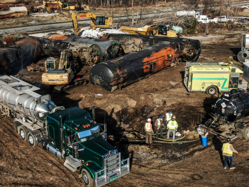 5名环境专家坠亡！俄亥俄“毒火车”事故到底在隐瞒什么？