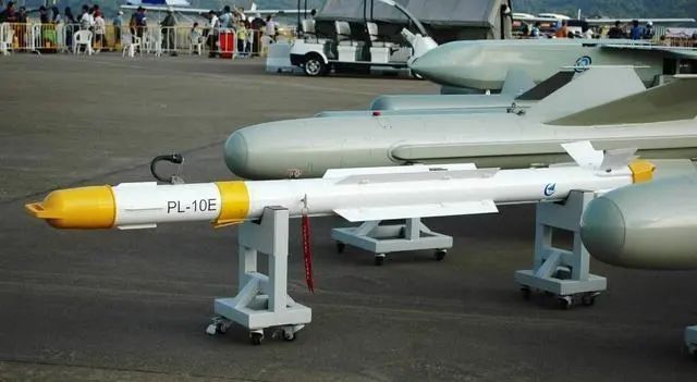 美国炒作“间谍气球”!我军多次击落美军气球,歼6歼10都打过