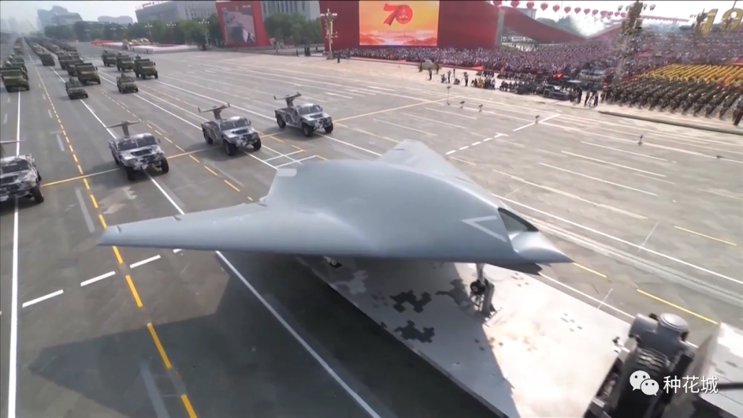 中国射流飞机试飞了，六代机隐隐可见！