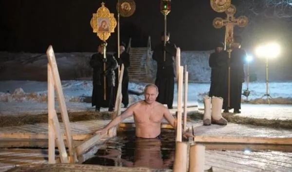 俄乌总统,艰难一年