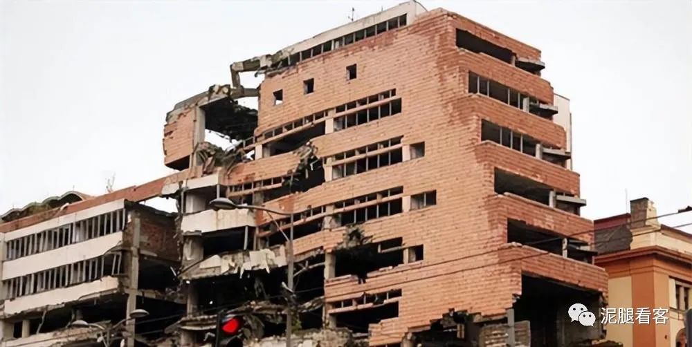 防止背后捅“阴刀”, 20年前美国砍我们“两刀”,现在更要小心!