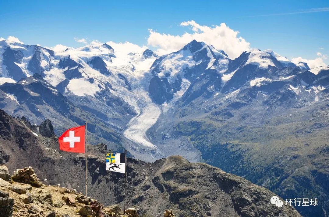 这个中立国家,大规模挖防空洞