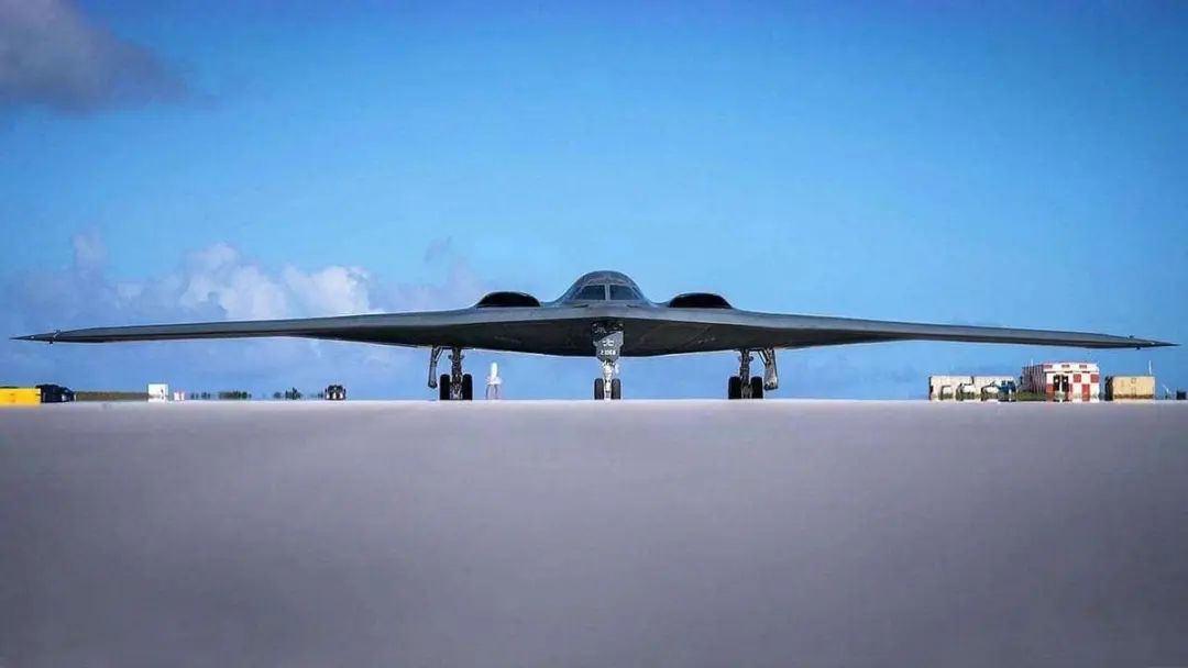 “不管美国在西太建多少机场,中国导弹都能摧毁它们”