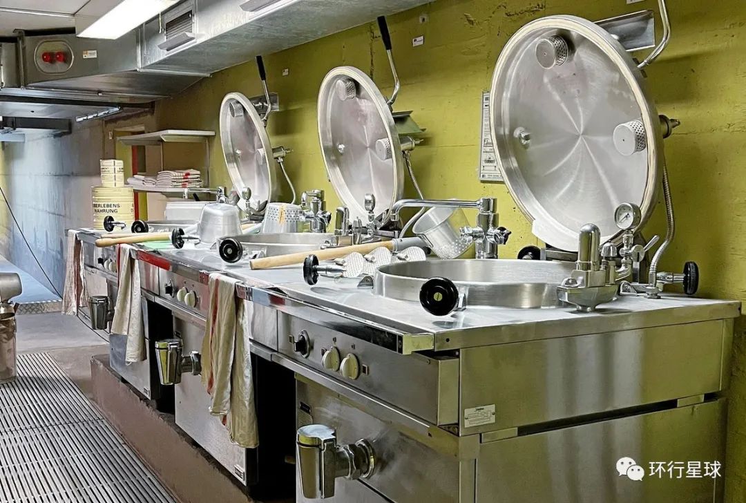 这个中立国家,大规模挖防空洞