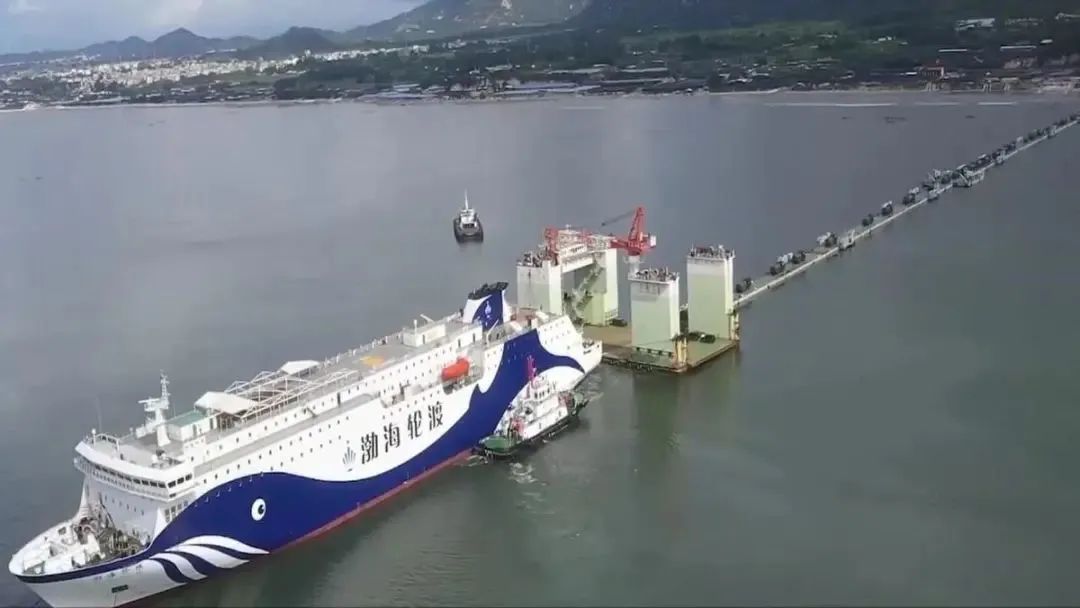 渤海巨轮南下,解放军大大方方给对岸看,释放的信号十分明显