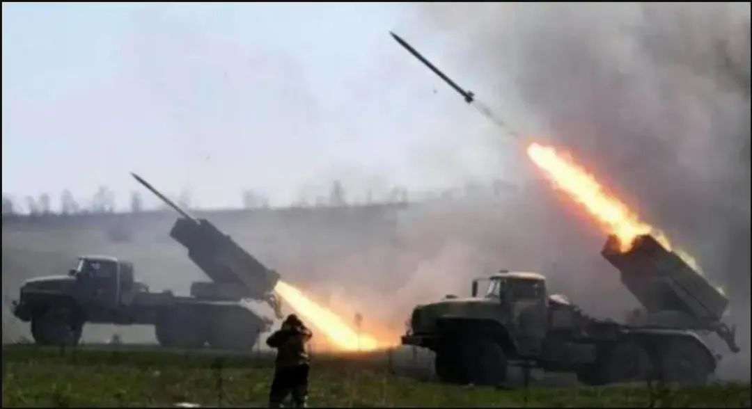 俄军10倍火力优势，也压不住乌军炮兵！早听中国的，哪会有今天