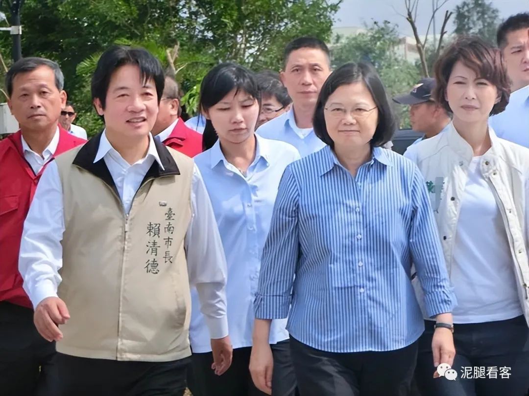 摊牌后,雷霆之势无人能阻挡,岛内“跪族”将是什么样结局?