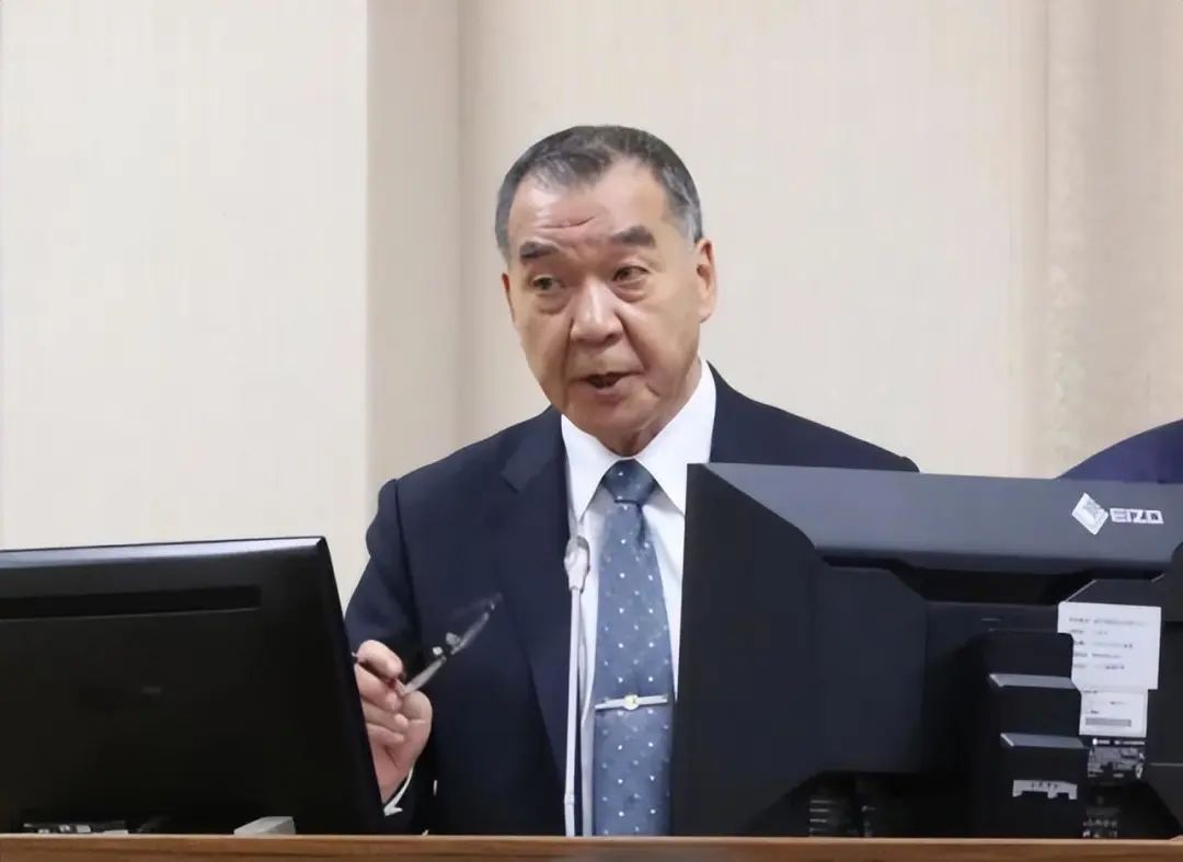 台宣布改变“不打第一枪”原则:只要敢进入12海里,就敢扣动扳机!