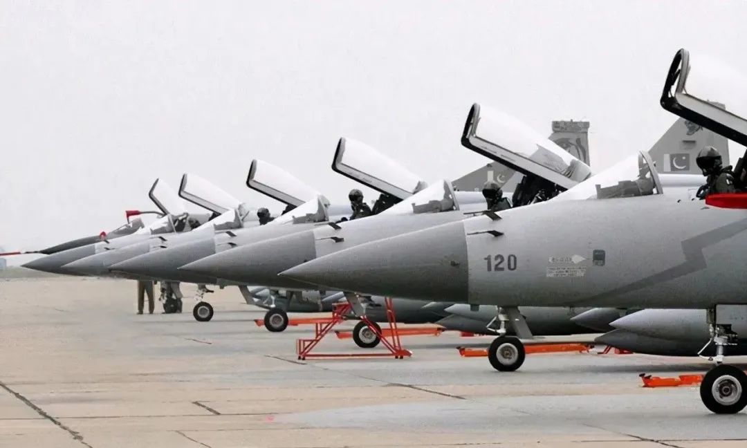 巴铁接装第3款中国战机，采用歼20技术，首单即购50架后续买更多