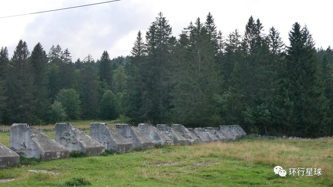 这个中立国家,大规模挖防空洞