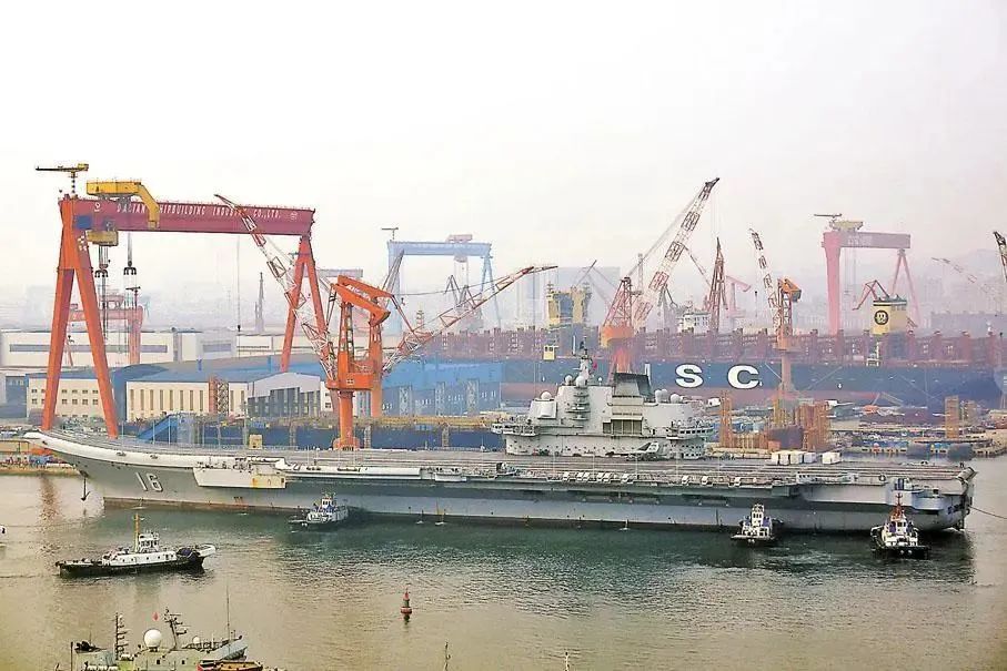 辽宁号入坞中修,4艘美航母部署中国周边,山东舰能否以一挡四?