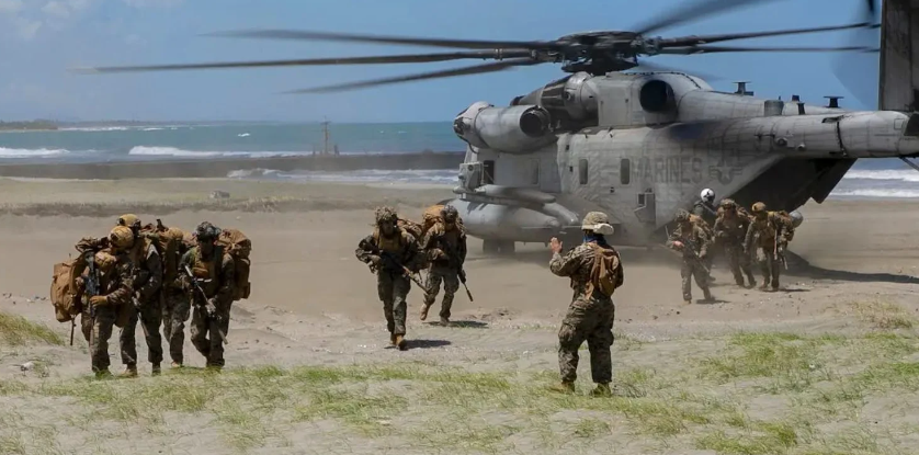 中方专机抵达后,菲律宾风向变了:美军要的基地都不能靠近台海