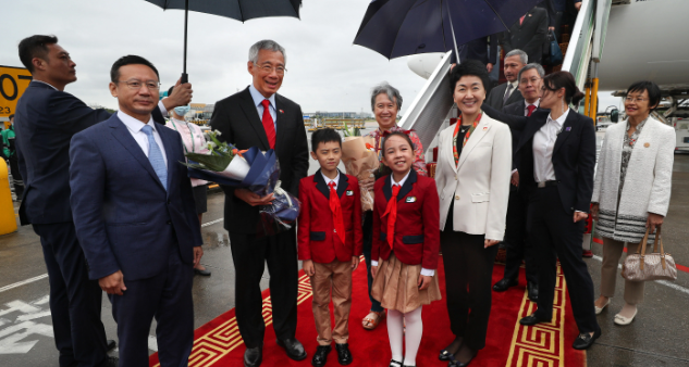 李显龙访华,两件事,让新加坡彻底对美国寒心