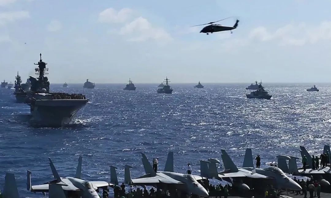 中国海军面临难缠对手!美军在南海方向新开辟4大军事基地,给中国带来多大麻烦?