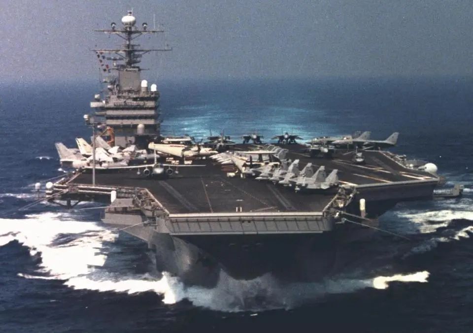 南海捣乱的尼米兹号核航母,美军规划退役拆解!中国航母还要加油