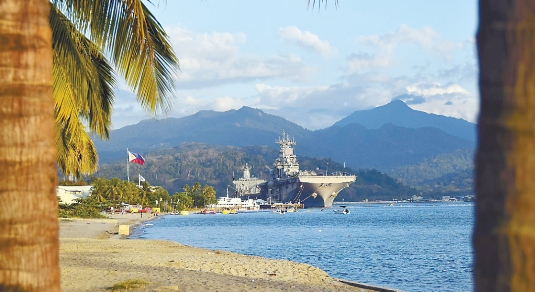 中国海军面临难缠对手!美军在南海方向新开辟4大军事基地,给中国带来多大麻烦?