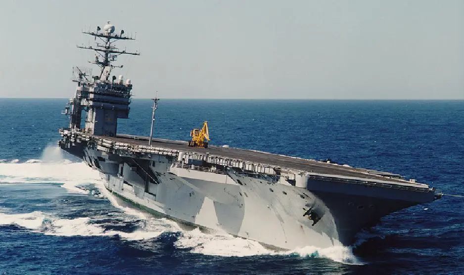 南海捣乱的尼米兹号核航母,美军规划退役拆解!中国航母还要加油