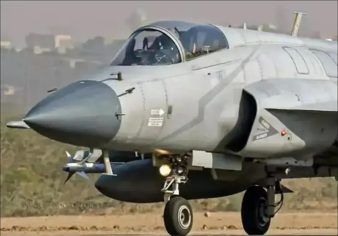 枭龙战机热卖,获得多国青睐,为何中国空军自己,连一架都没买?