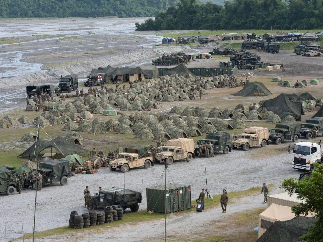 中国海军面临难缠对手!美军在南海方向新开辟4大军事基地,给中国带来多大麻烦?