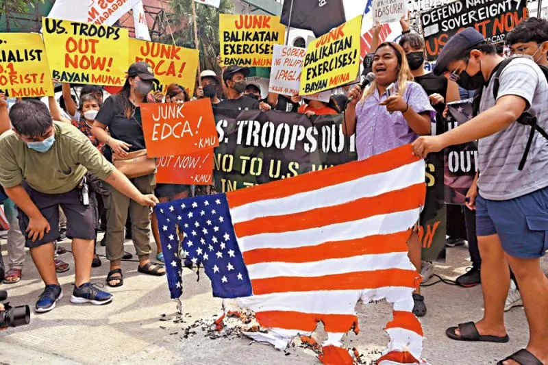 中国海军面临难缠对手!美军在南海方向新开辟4大军事基地,给中国带来多大麻烦?