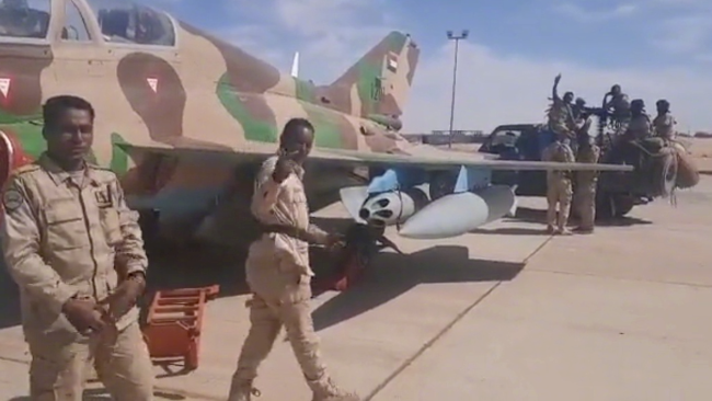 前哨站|从骆驼贩子到割据军阀 “苏丹小吕布”为何再挑战端?