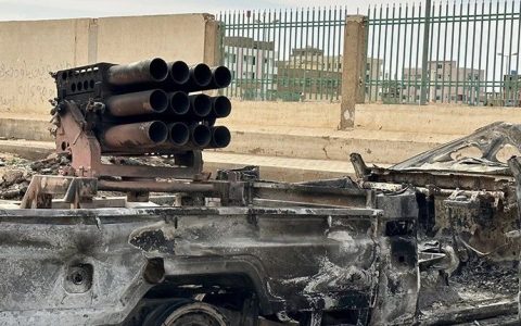 骆驼与重武器的对决：苏丹战火重燃