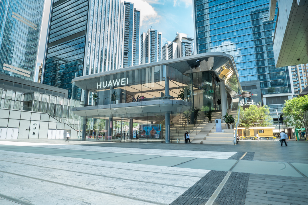 在美国“舌战群魔”的80后,帅爆了