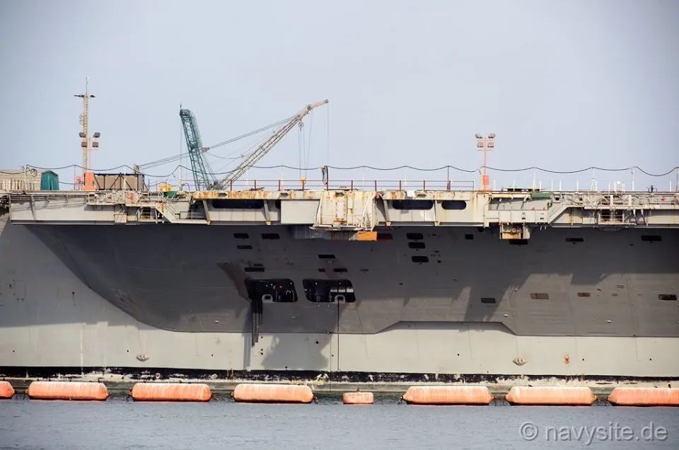 南海捣乱的尼米兹号核航母,美军规划退役拆解!中国航母还要加油