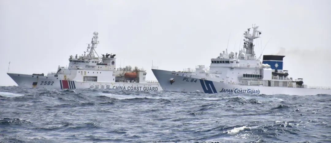 80小时36分！中国海警4舰编队捍卫钓鱼岛，与日本侵犯者对抗到底