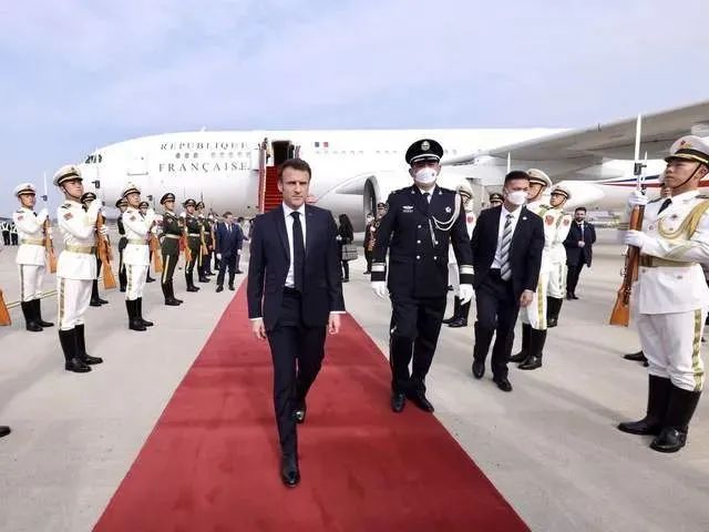 被美国连捅三刀后,中法超级大单让马克龙认清未来!