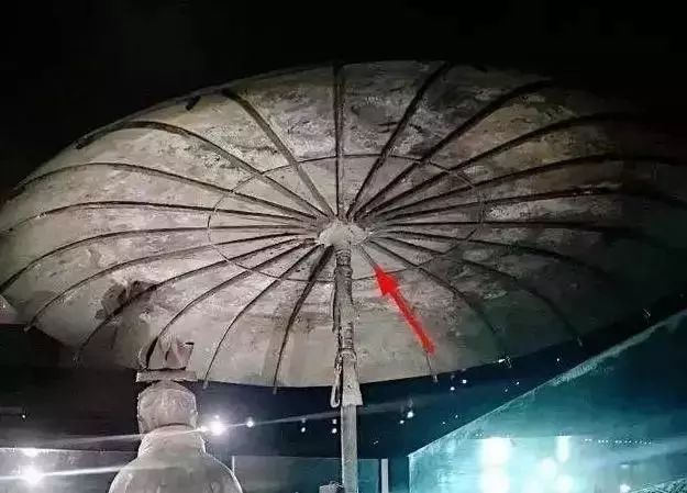 秦始皇铜车马上那把伞，才是最逆天的设计