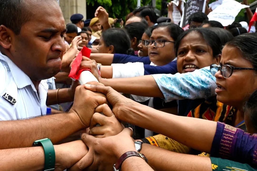 闹起来了,新德里提升警戒级别!