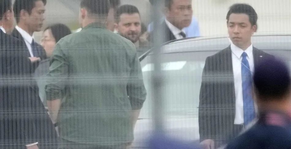 突然出现在日本的泽连斯基,给G7峰会带来震撼弹