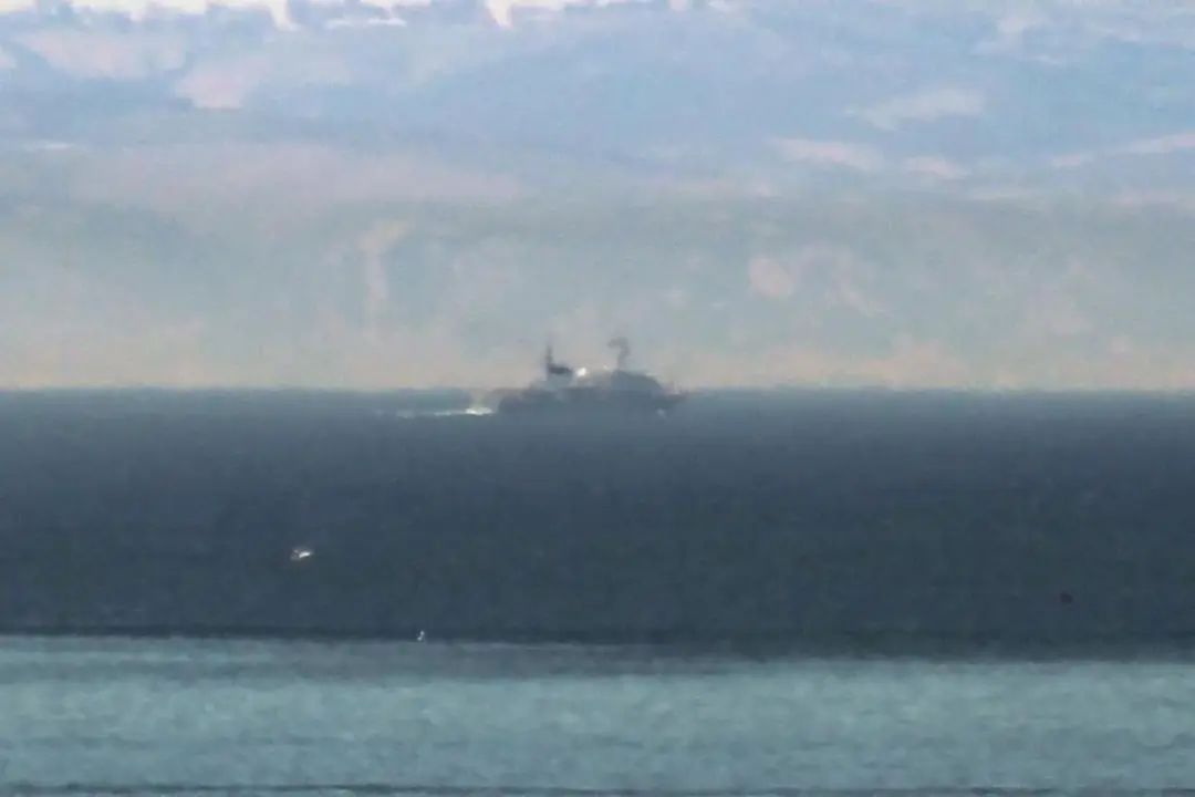 一艘中国战舰，突然出现在北约的大后方，背后的信号威慑力十足