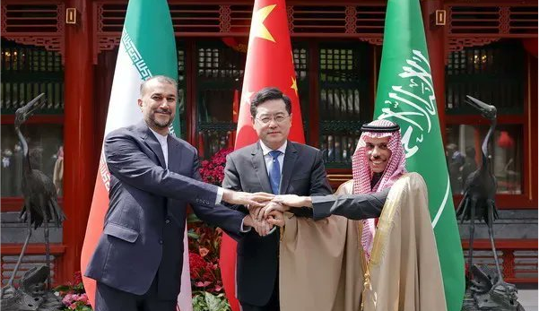 美国猛抄中国作业,却让全世界领悟“东施效颦”!