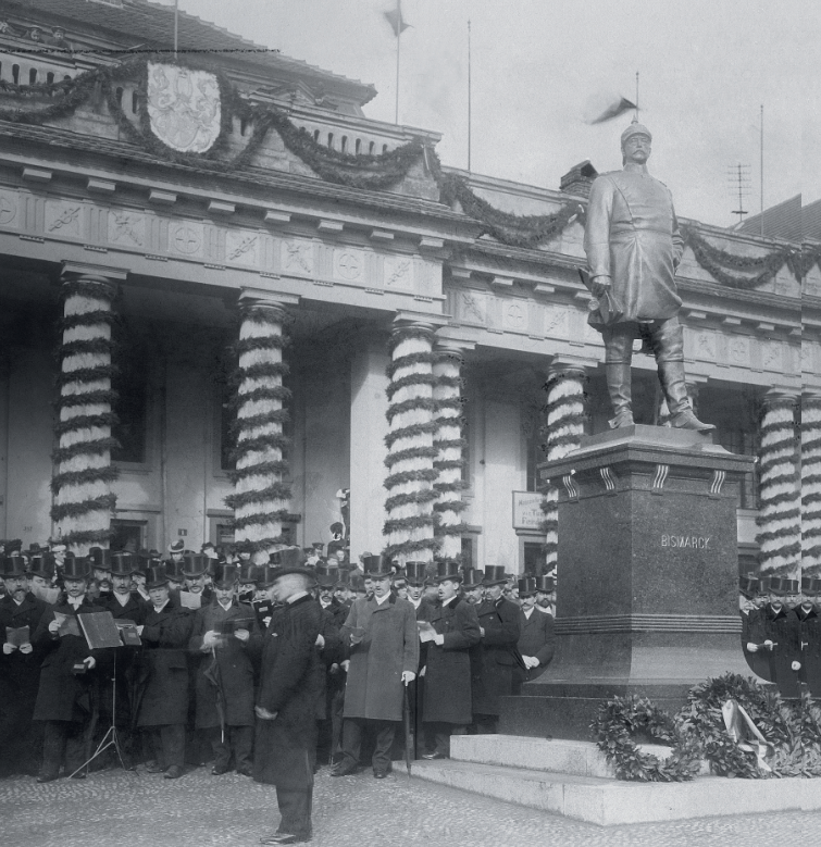 俾斯麦纵容下的军国主义,如何让德国走上扩张不归路?