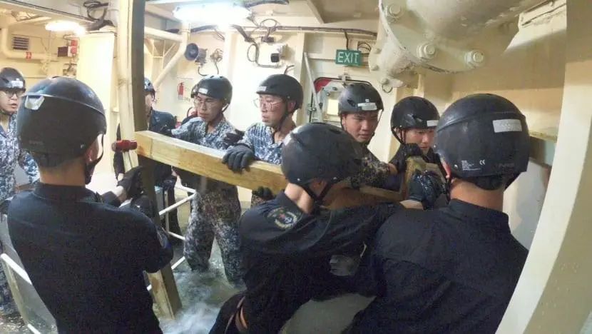 马科斯人还在美国,解放军已收到两份邀请!南海破局关键点出现