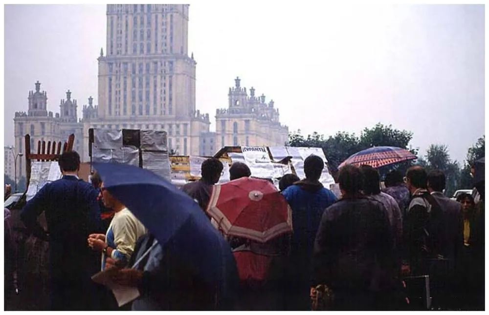 侮辱英烈的人屡屡出现,背后隐藏了什么内幕?