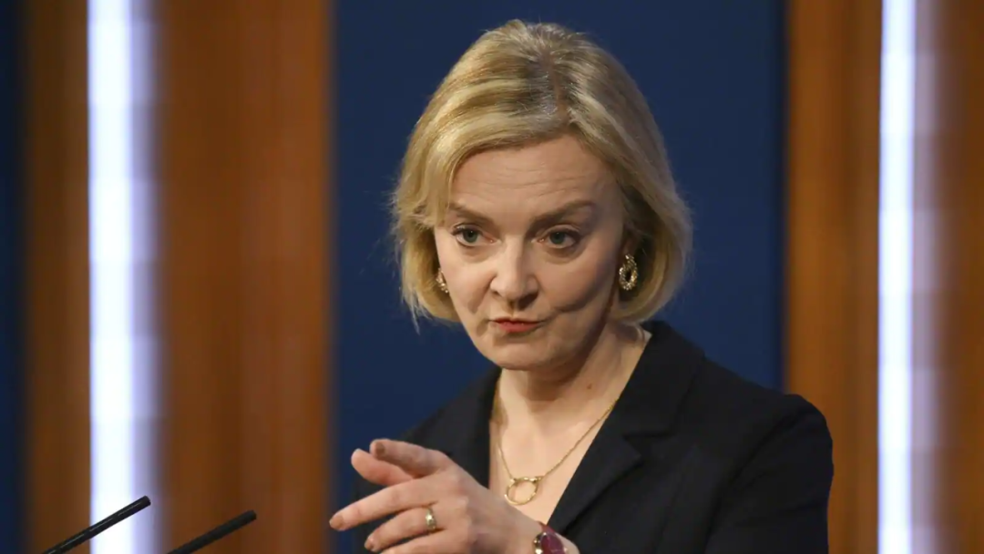 特拉斯即将窜台,暴露三个真相