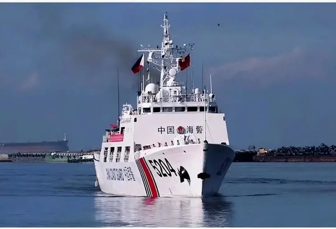 机会来了不会放弃，中国大型拖船就位，菲律宾要吃苦头了