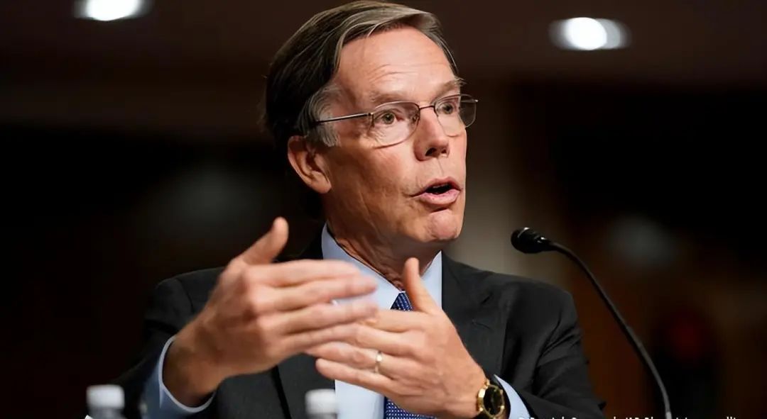 中国外长用“3个停止”,正告美国大使!这一幕相当罕见