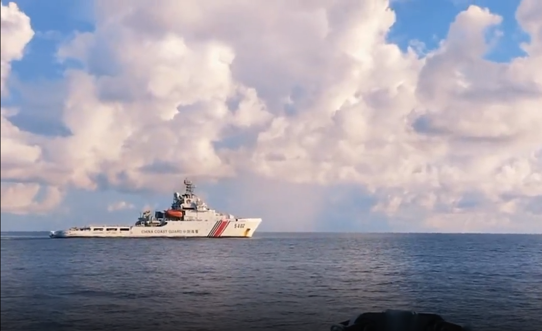 反击！中国在南沙三岛礁布设灯浮标