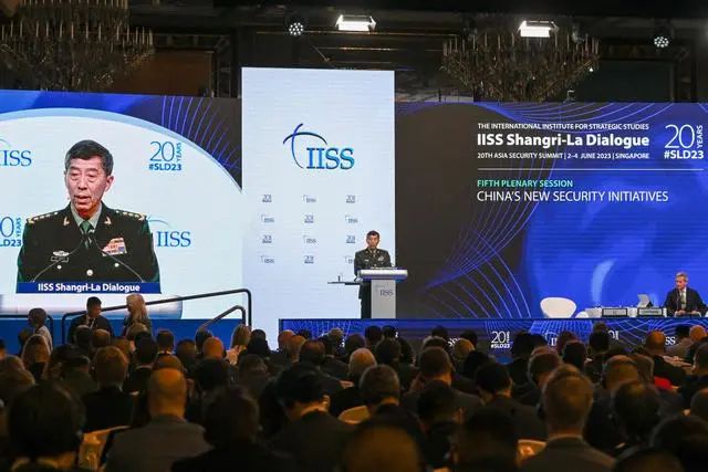 俄罗斯战略轰炸机,降落在中国南京,中俄这次出手,绝对不同寻常!