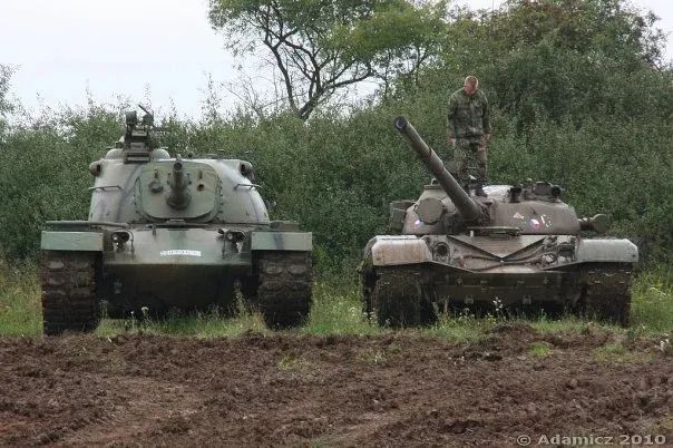 殉爆飞头、被柳叶刀单杀！盘点乌军豹2A6稀奇古怪的死法，德国的坦克也不灵了？