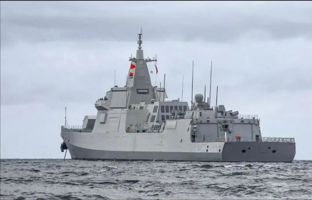 中俄携手亮剑,055大驱奉命北上,俄舰队倾巢而出!日本,该定期敲打了